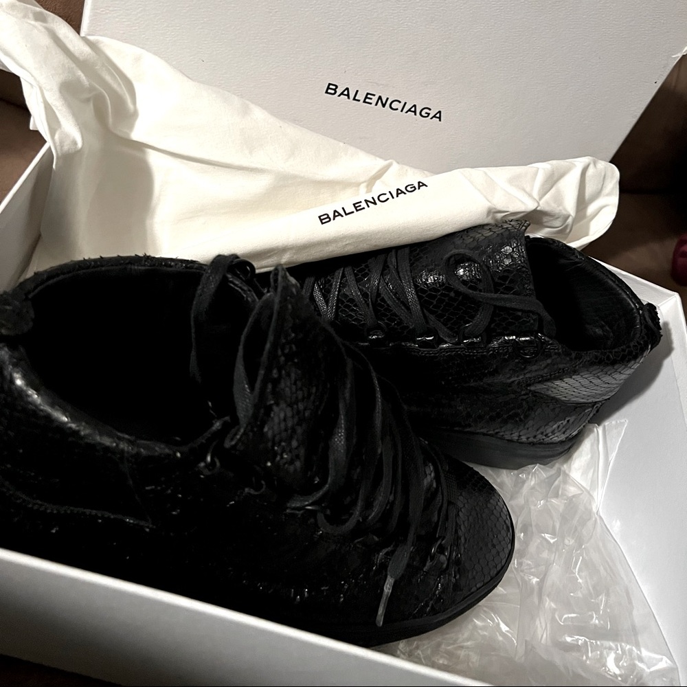 BALENCIAGA PYTHONS